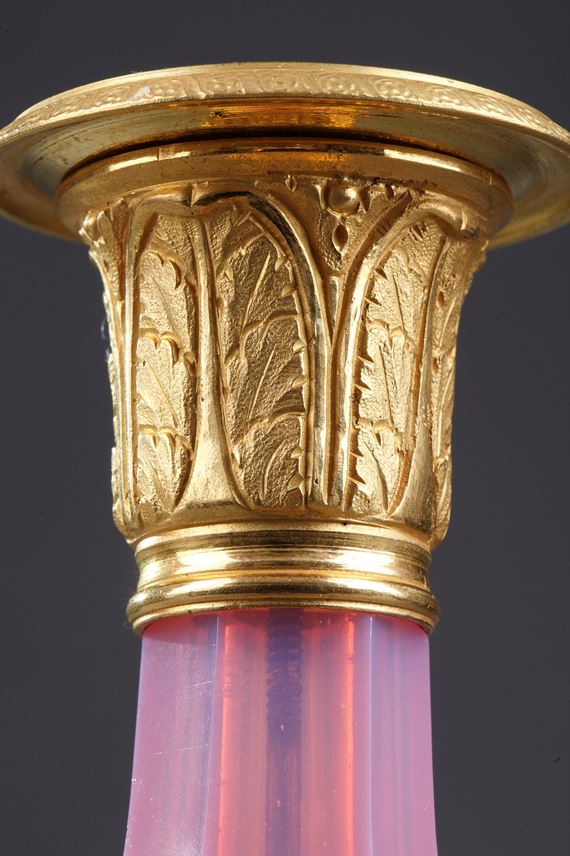 Candlestick in gilded bronze and opaline | MasterArt